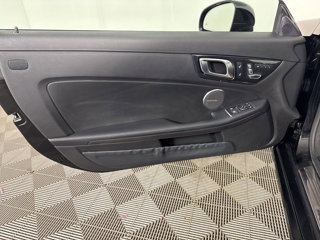 Used 2020 Mercedes-Benz SLC 300 image 24