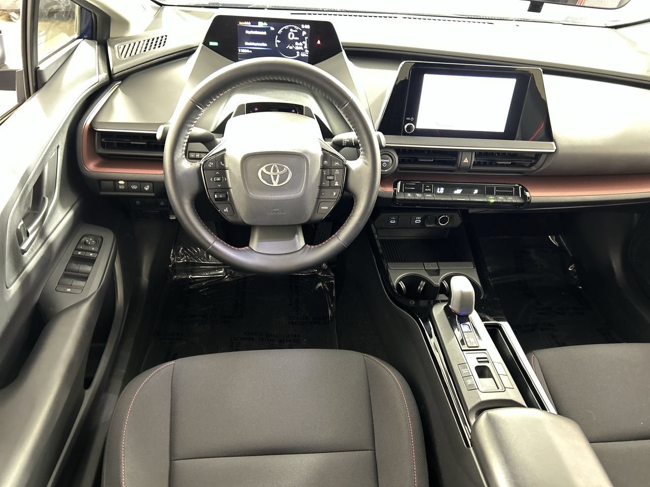 Used 2025 Toyota Prius Plug-In Hybrid FWD image 22