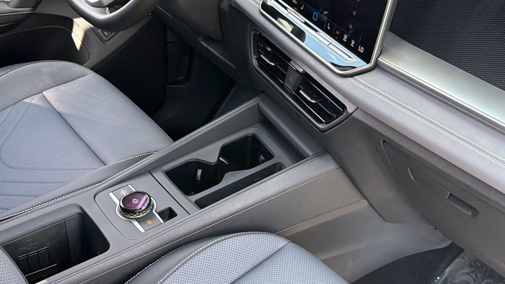 New 2026 Volkswagen Tiguan SE AWD/4WD image 12