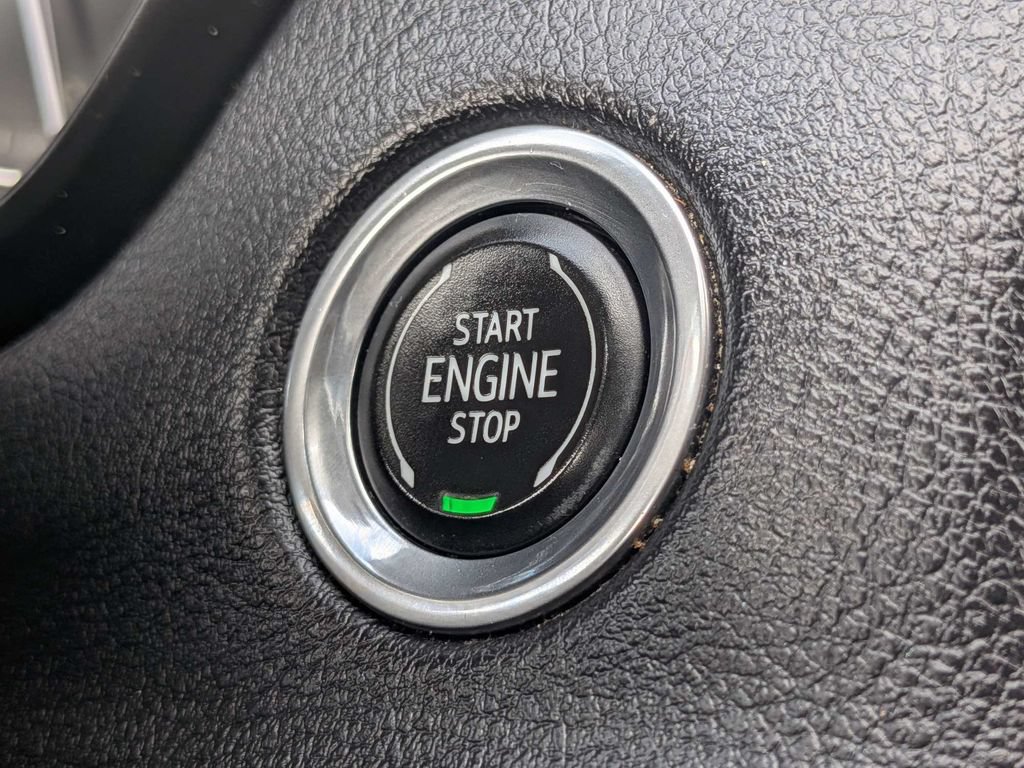Used 2021 Cadillac XT4 Premium Luxury FWD image 27