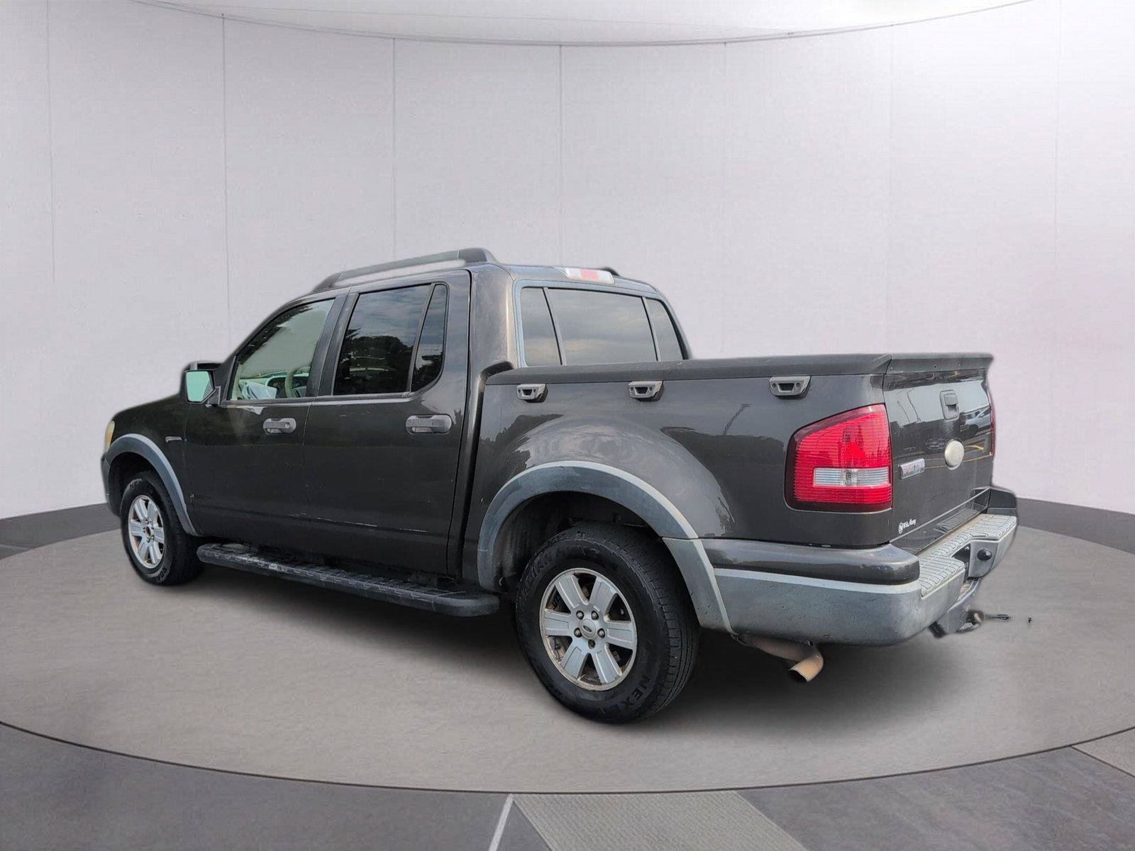 Used 2007 Ford Explorer Sport Trac XLT RWD image 3