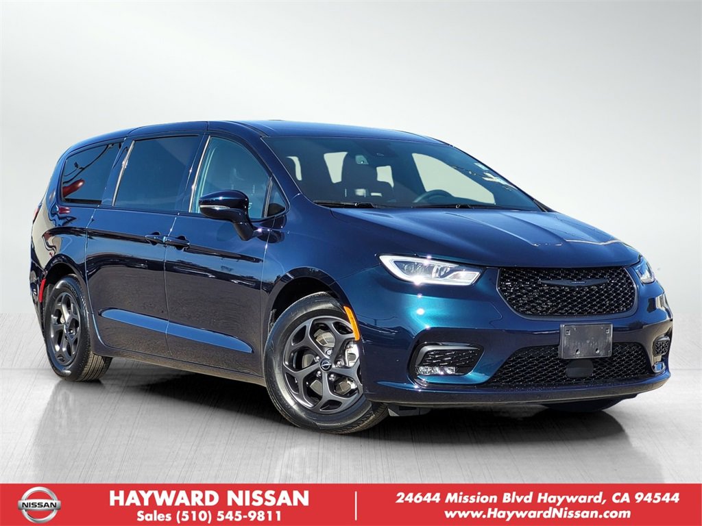Used 2022 Chrysler Pacifica Touring-L w/ S Appearance Package