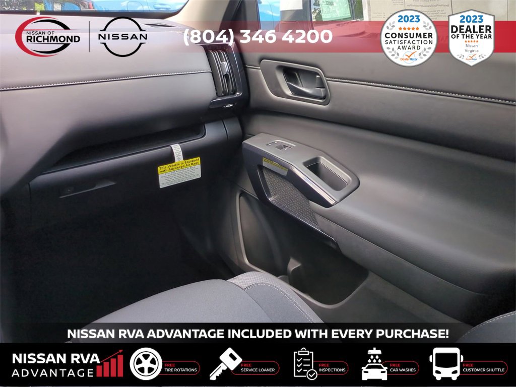 New 2025 Nissan Pathfinder SV w/ SV Premium Package image 18