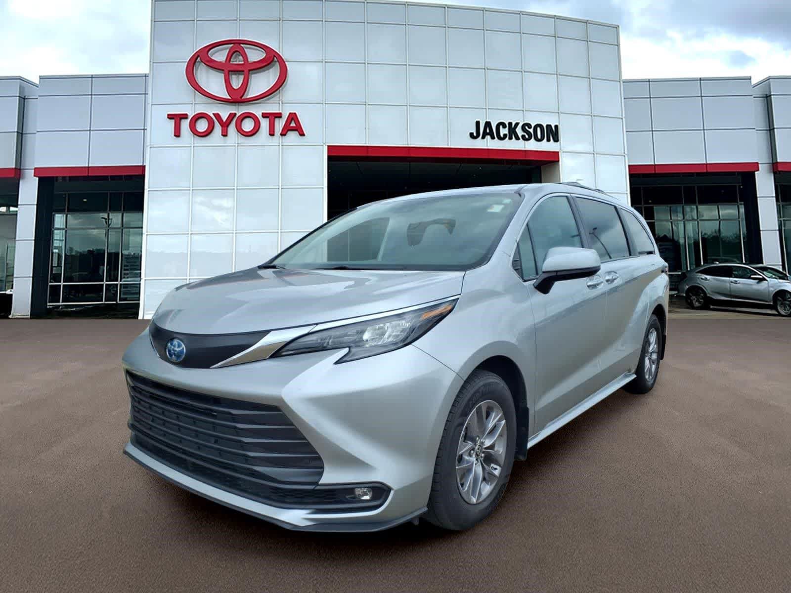 Certified 2025 Toyota Sienna XLE