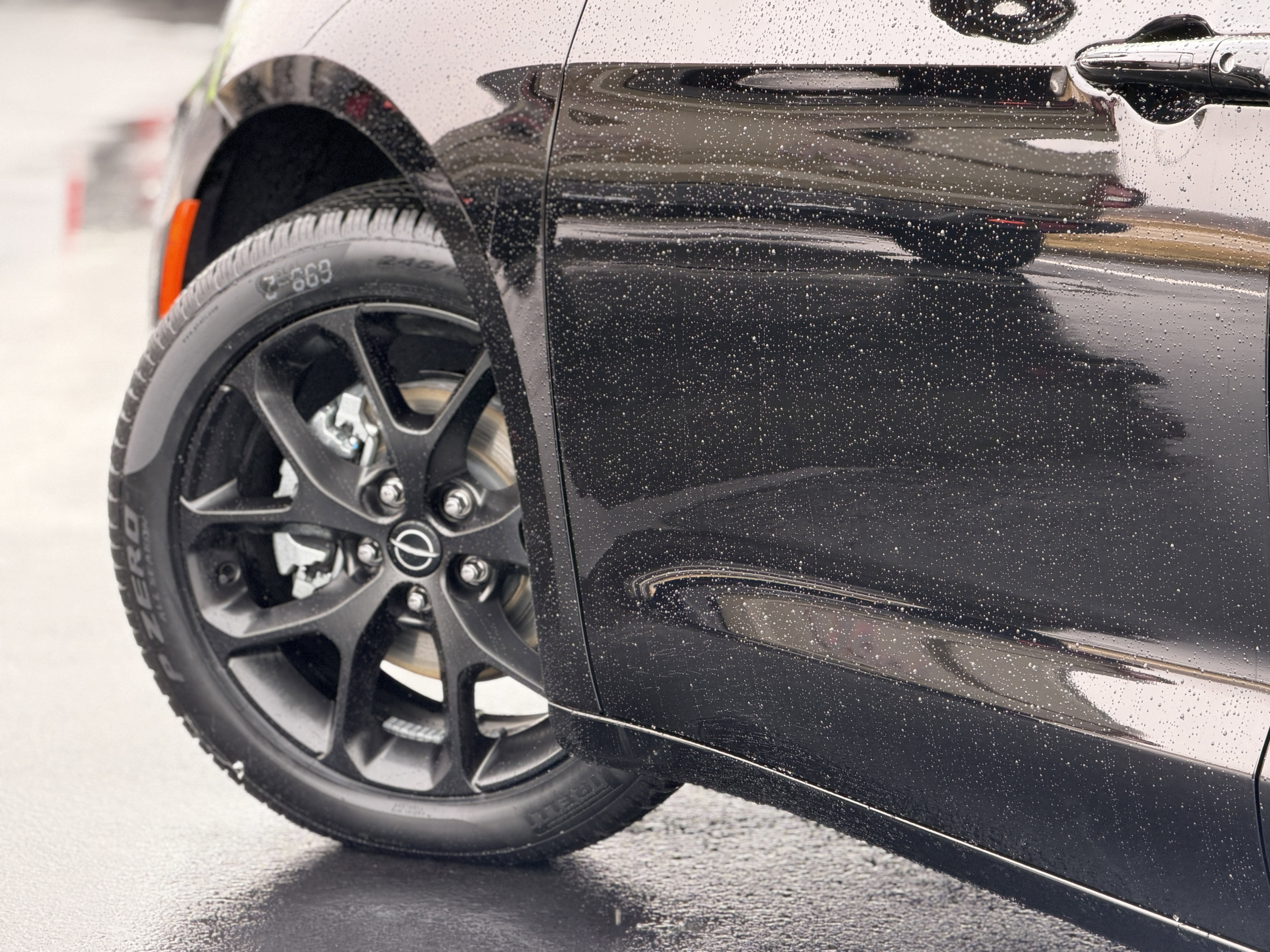 New 2026 Chrysler Pacifica Limited w/ Uconnect Theater Family Group image 9