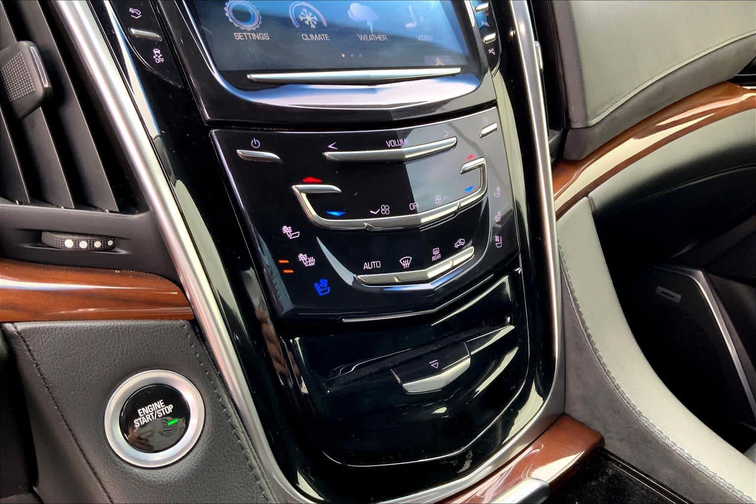 Used 2019 Cadillac Escalade Luxury AWD/4WD image 31