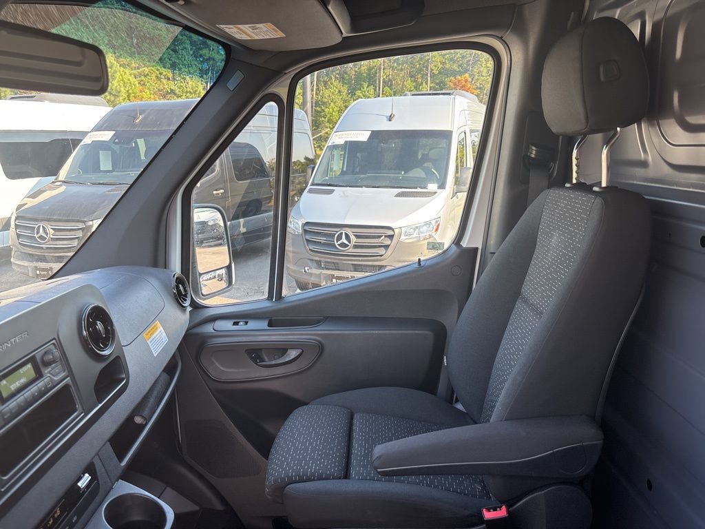 Used 2023 Mercedes-Benz Sprinter 144 Cargo image 36