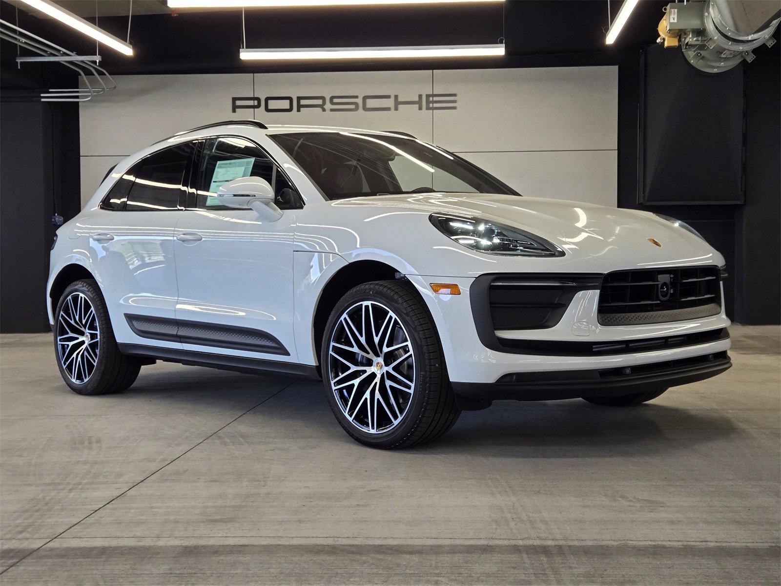 New 2025 Porsche Macan image 29