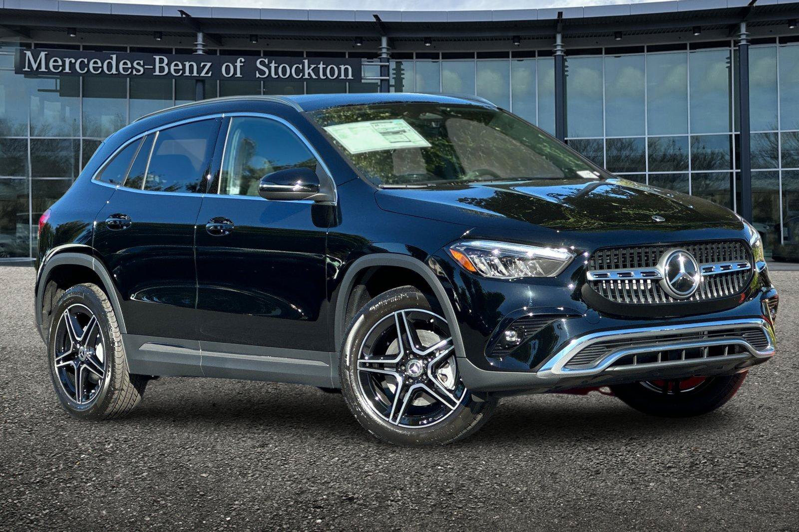 New 2026 Mercedes-Benz GLA 250 4MATIC image 1