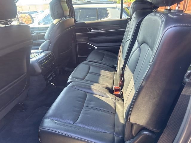 Used 2022 Jeep Wagoneer Series II w/ Premium Group I AWD/4WD image 13