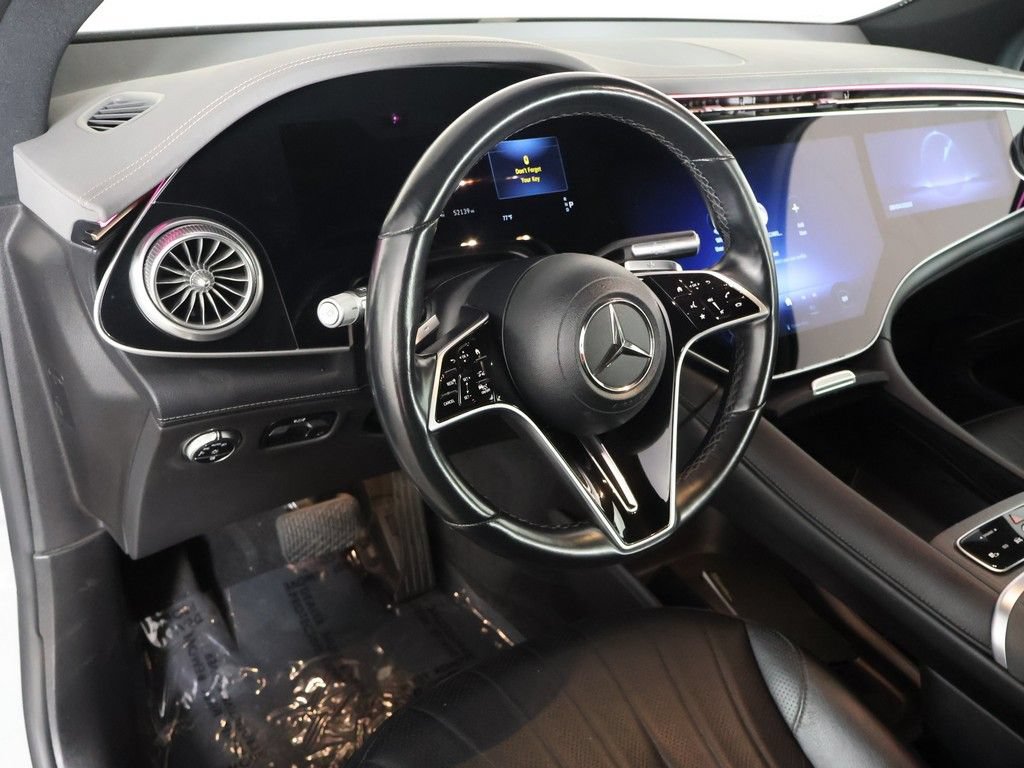 Used 2023 Mercedes-Benz EQS 580 4MATIC SUV image 29
