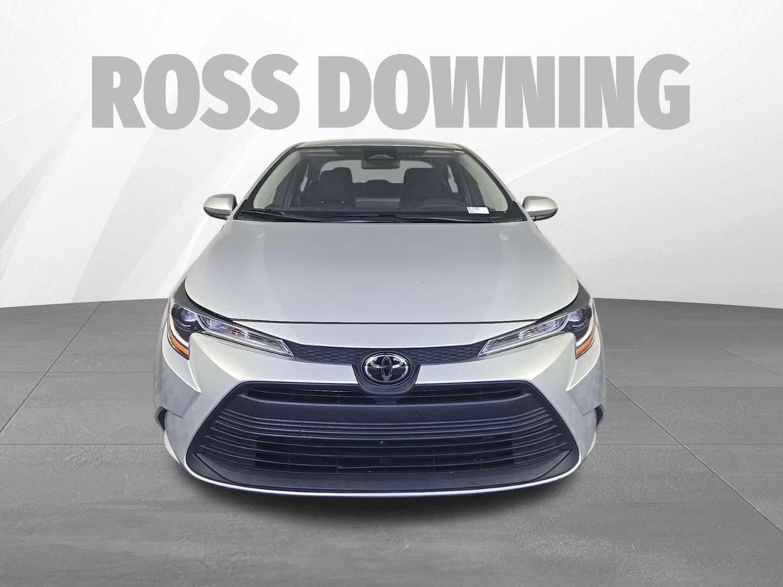 Used 2024 Toyota Corolla LE FWD image 2
