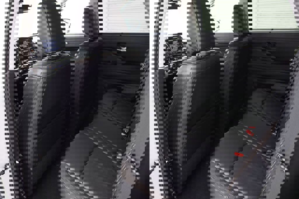 Used 2023 Nissan Pathfinder SL image 10