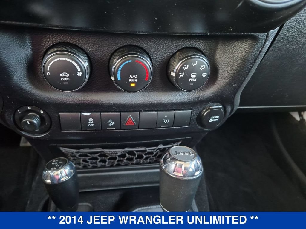 Used 2014 Jeep Wrangler Unlimited Sahara w/ Connectivity Group AWD/4WD image 21