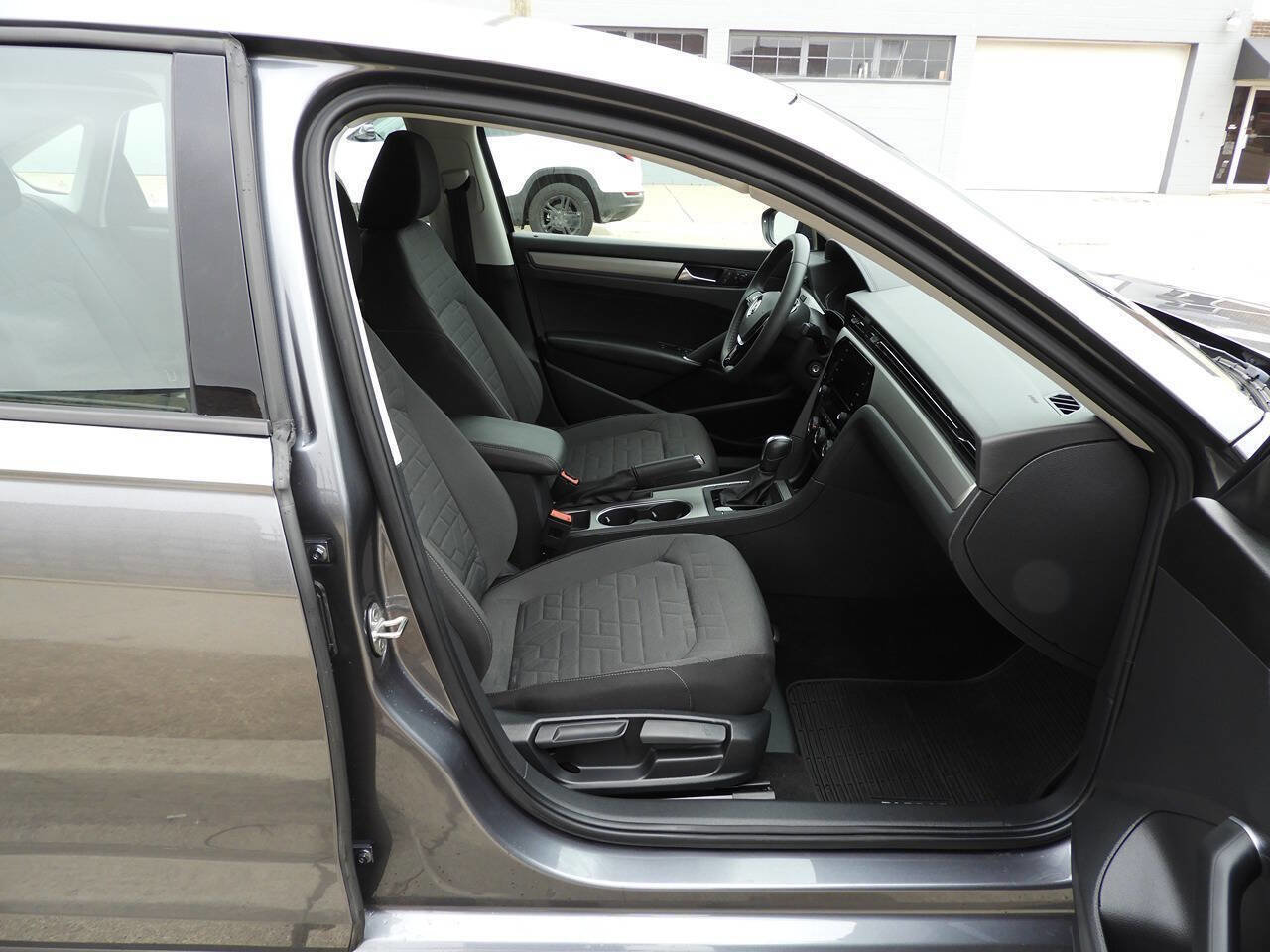 Used 2021 Volkswagen Passat 2.0T S w/ Luggage Net & Mats Package image 31