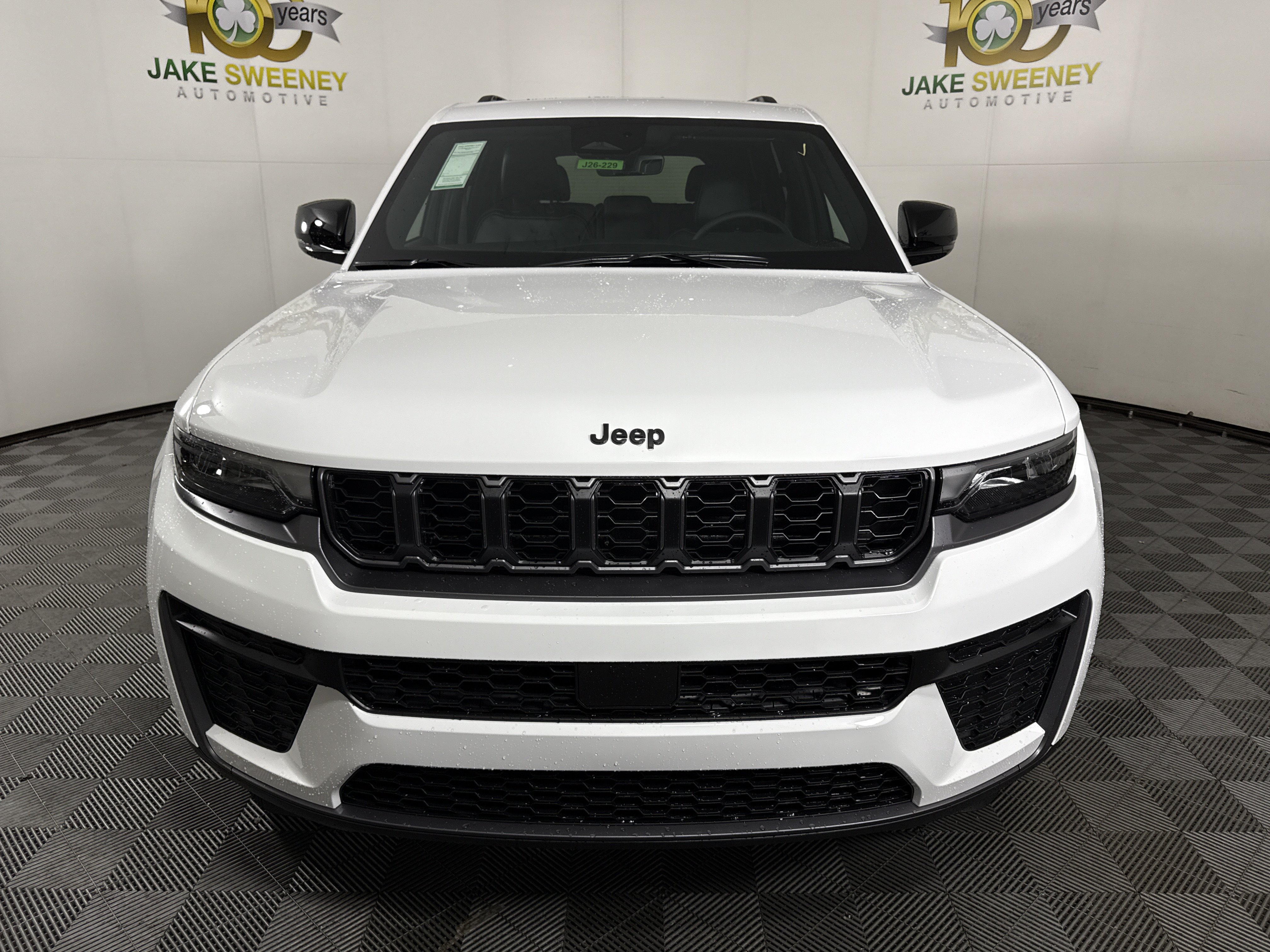 New 2026 Jeep Grand Cherokee Altitude AWD/4WD image 3