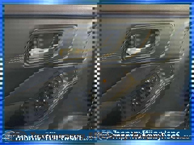 Used 2023 Nissan Rogue SV w/ SV Premium B Package image 17