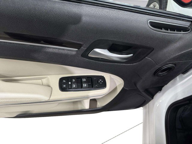 Used 2016 Chrysler 300 Limited w/ Driver Convenience Group image 15