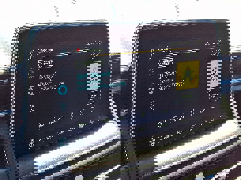 Certified 2022 Chevrolet Suburban RST w/ Luxury Package AWD/4WD image 19