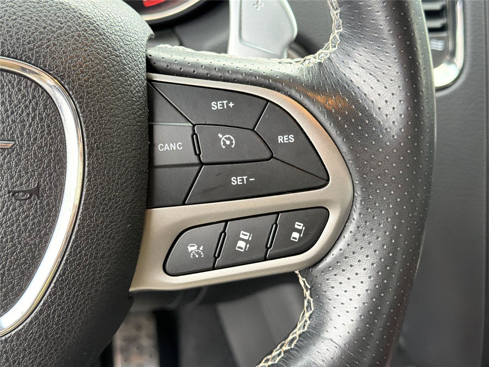 Used 2020 Dodge Durango SRT w/ Technology Group AWD/4WD image 27