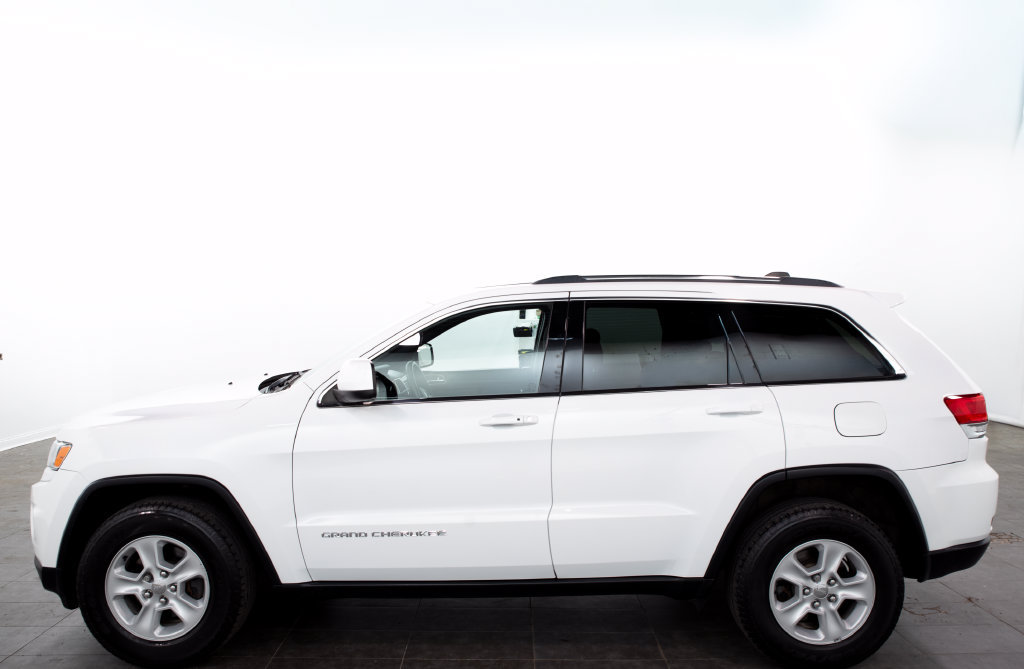 Used 2015 Jeep Grand Cherokee Laredo w/ Quick Order Package 23E AWD/4WD image 6