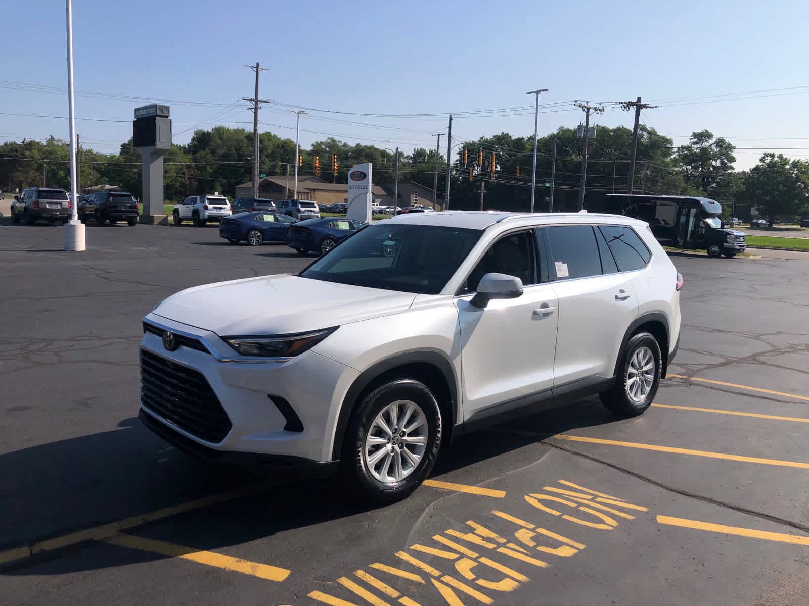 New 2026 Toyota Grand Highlander AWD video 1
