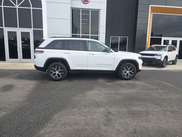 Certified 2025 Jeep Grand Cherokee Limited image 7