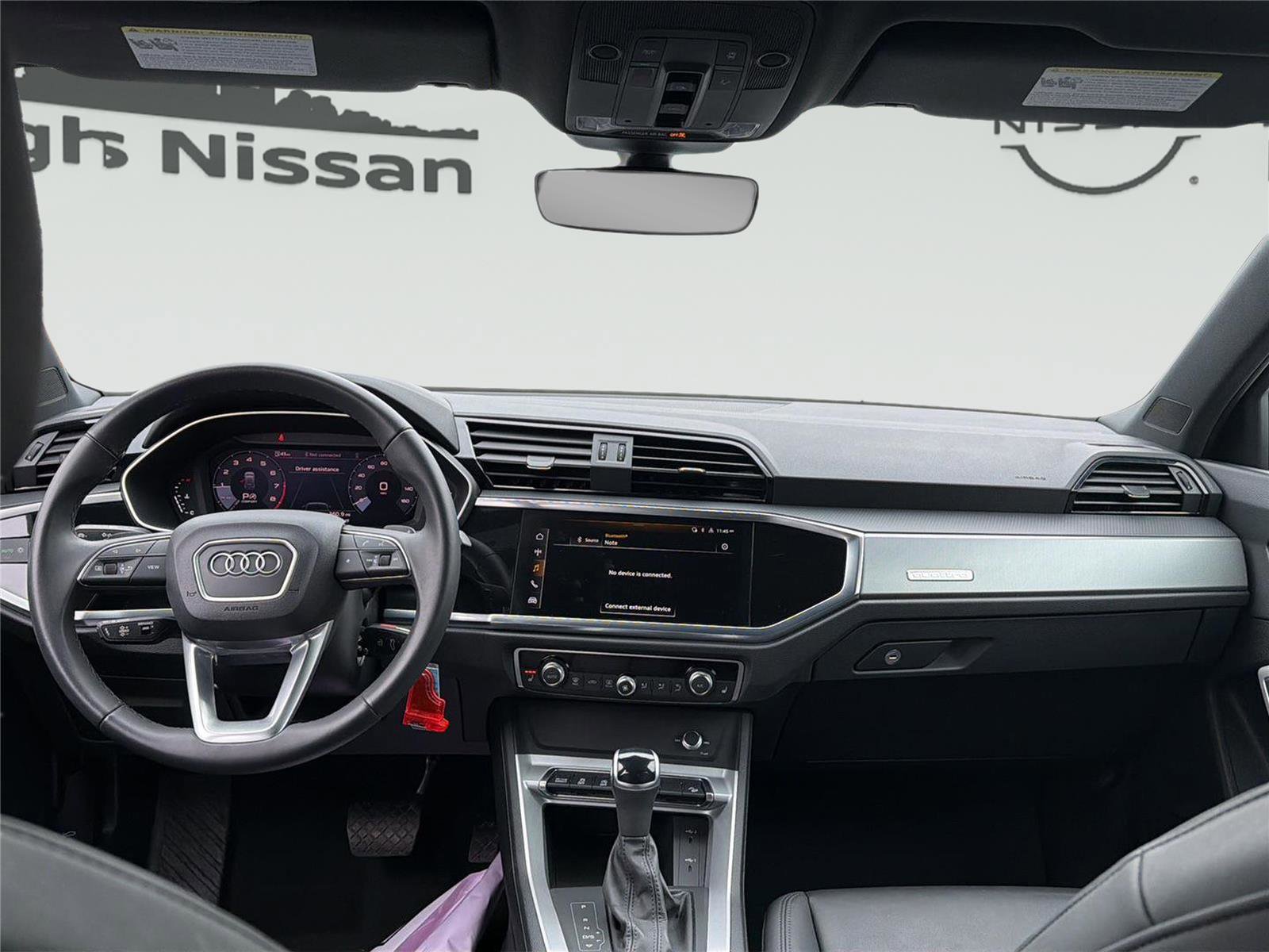 Used 2025 Audi Q3 2.0T Premium image 24