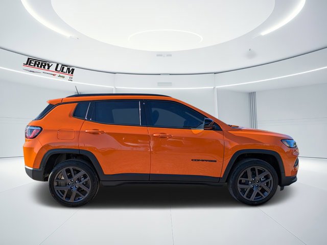 New 2026 Jeep Compass Latitude w/ Sun and Sound Group image 2