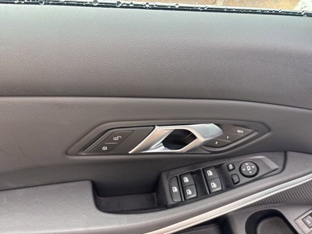 Used 2025 BMW 330i Sedan image 11