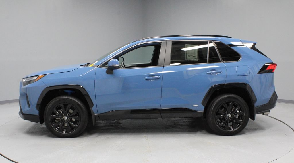 Used 2023 Toyota RAV4 SE w/ Convenience Package AWD/4WD image 7