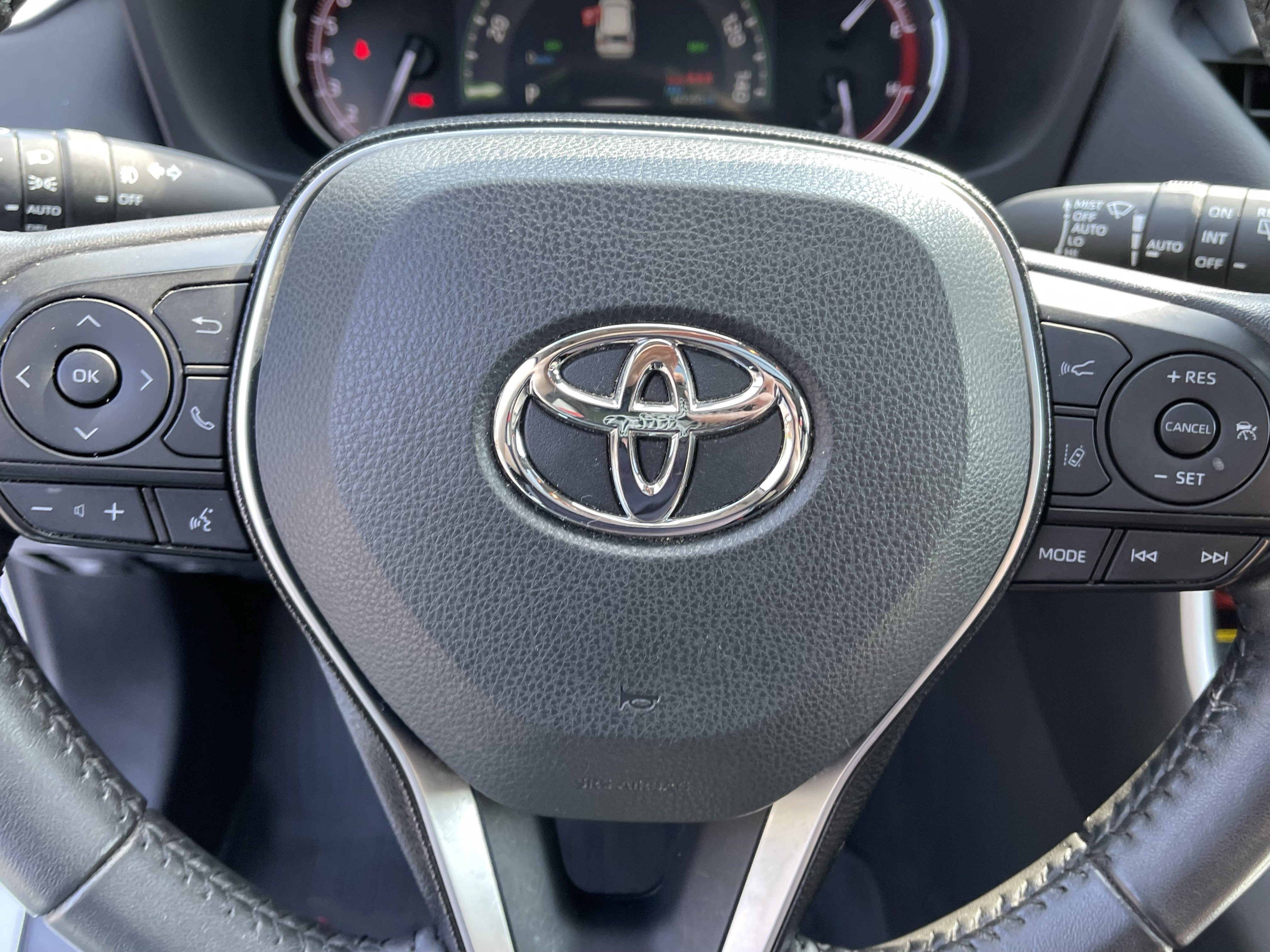 Certified 2021 Toyota RAV4 TRD Off-Road AWD/4WD image 21