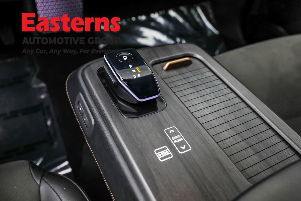 Used 2024 Nissan Ariya AWD image 12