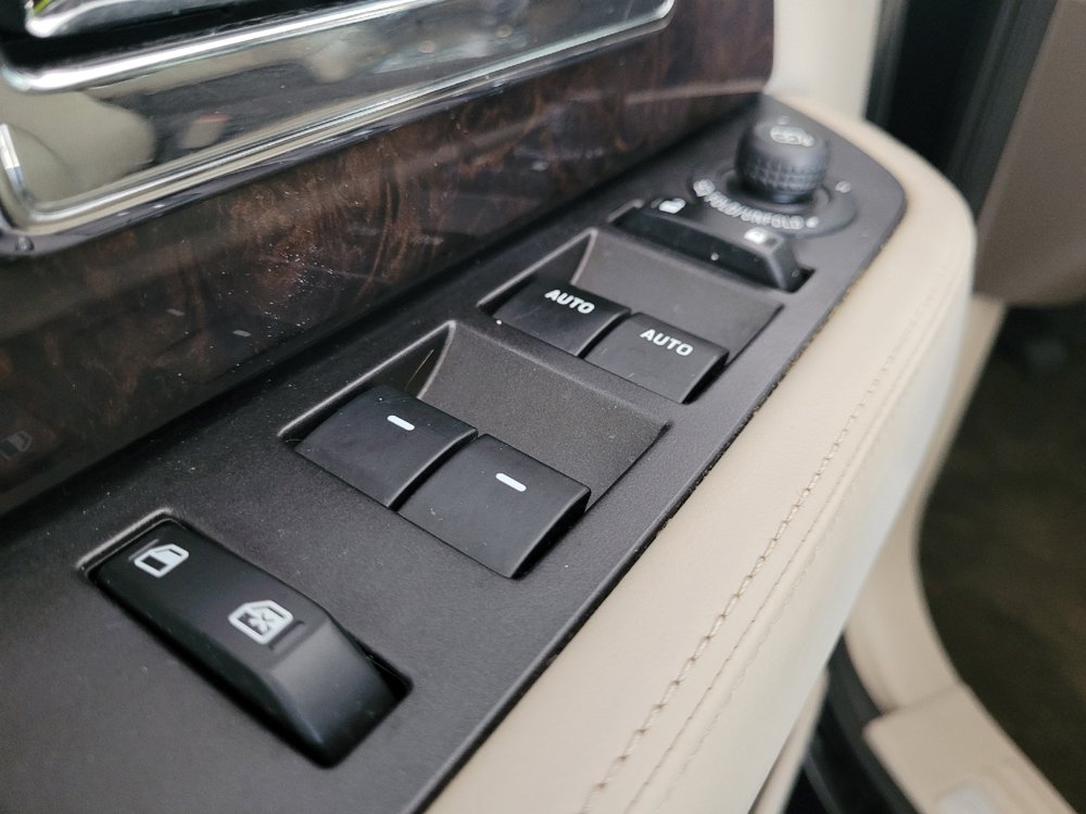 Used 2016 Lincoln Navigator Select RWD image 27