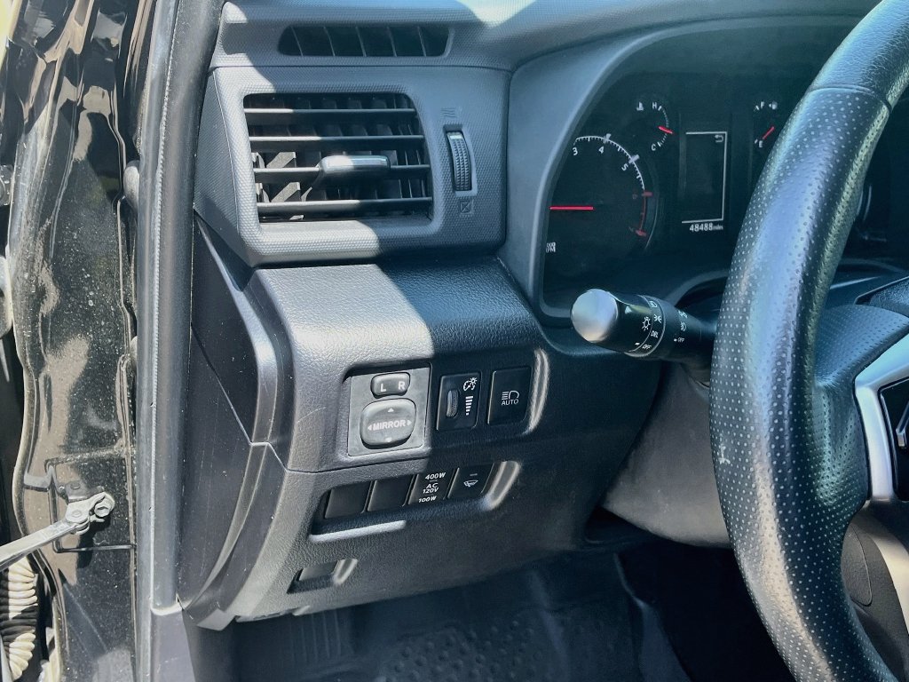 Used 2023 Toyota 4Runner SR5 AWD/4WD image 10
