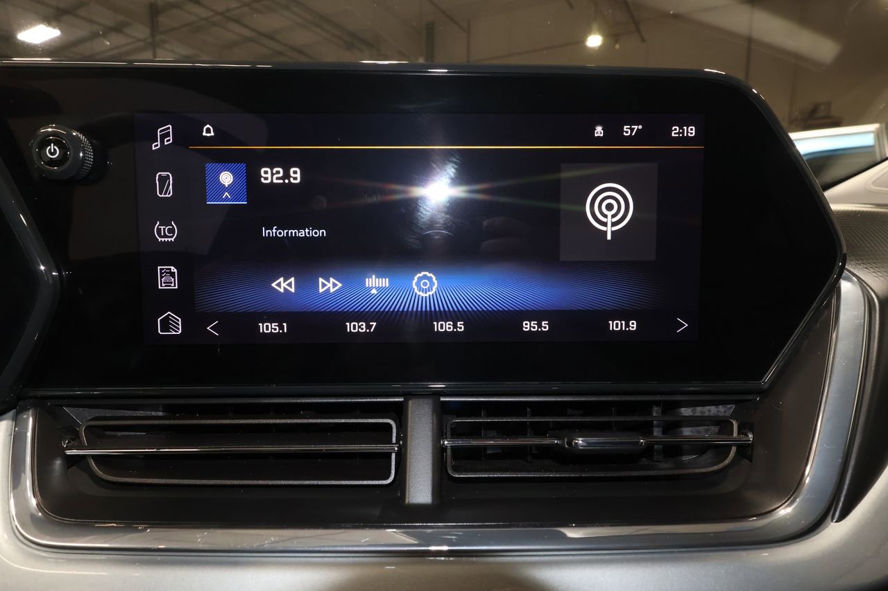 Certified 2025 Chevrolet Trax LT image 12