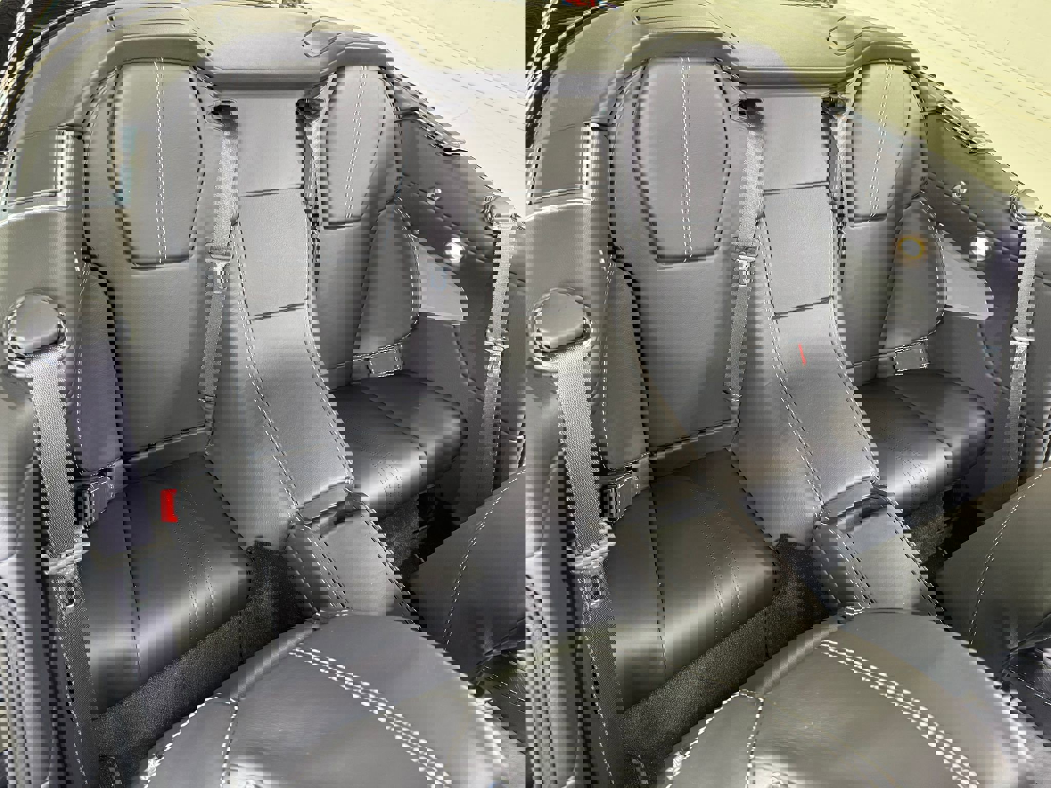 Used 2012 Aston Martin DBS Volante image 20