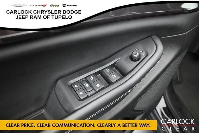 Used 2023 Jeep Grand Cherokee L Laredo RWD image 14