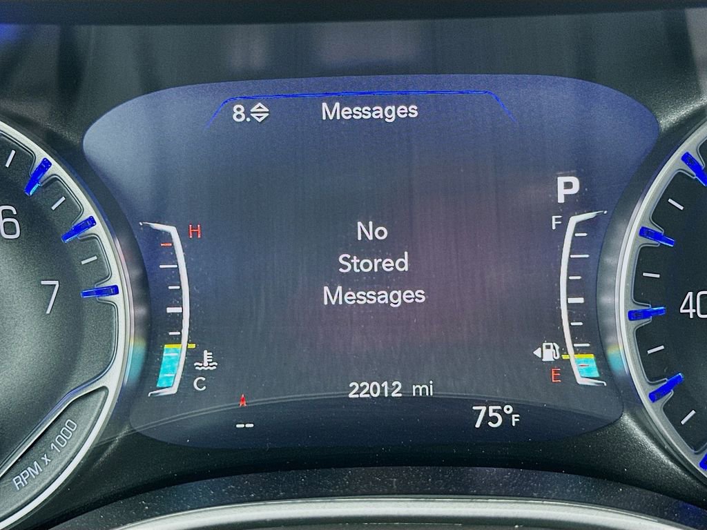 Certified 2025 Chrysler Pacifica Select image 17