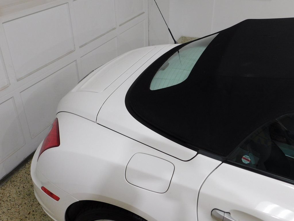 Used 2005 Chrysler Crossfire Limited RWD image 15