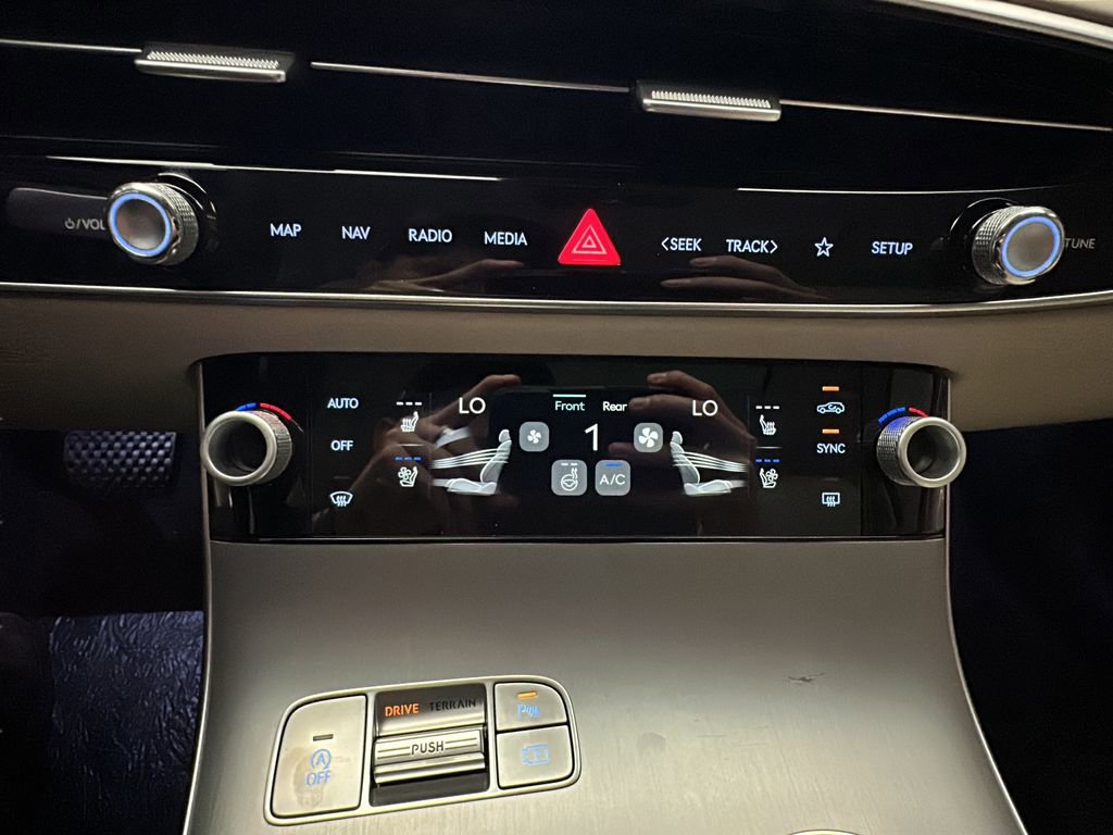 New 2026 Genesis GV70 2.5T Advanced image 24