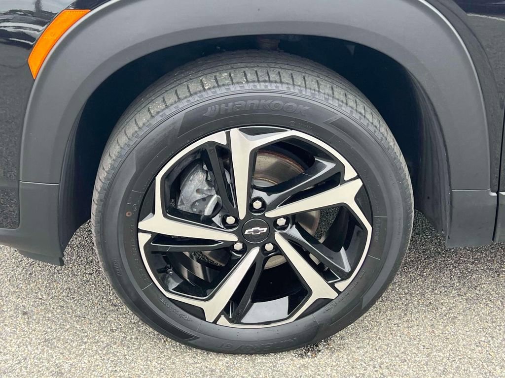 Used 2023 Chevrolet TrailBlazer RS w/ Convenience Package AWD/4WD image 9