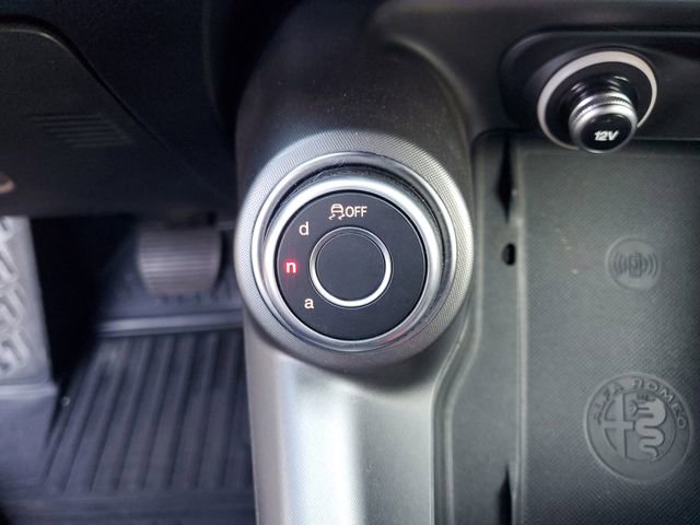 Used 2024 Alfa Romeo Tonale Ti w/ Premium Interior Package image 26