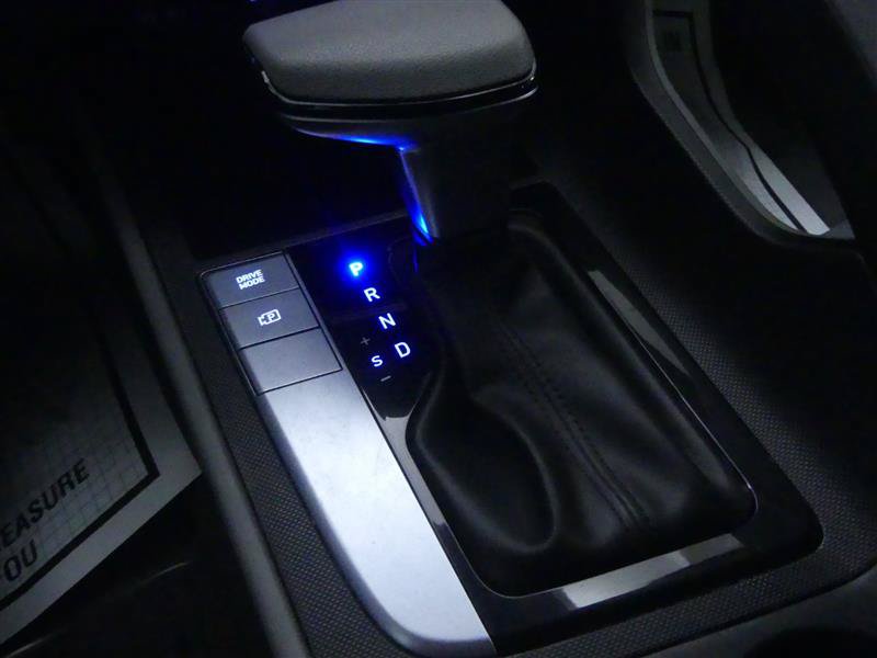 Used 2024 Hyundai Elantra SEL FWD image 17