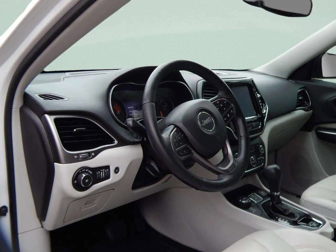 Used 2020 Jeep Cherokee Limited w/ Technology Group image 10