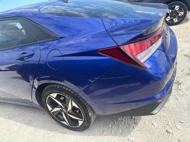 Used 2023 Hyundai Elantra SEL w/ Convenience Package FWD image 9