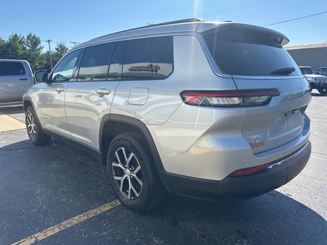 Used 2024 Jeep Grand Cherokee L Limited w/ Luxury Tech Group II image 9