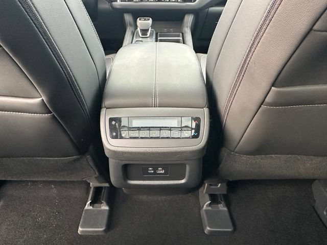 Used 2025 Nissan Pathfinder SL w/ SL Premium Package AWD/4WD image 27