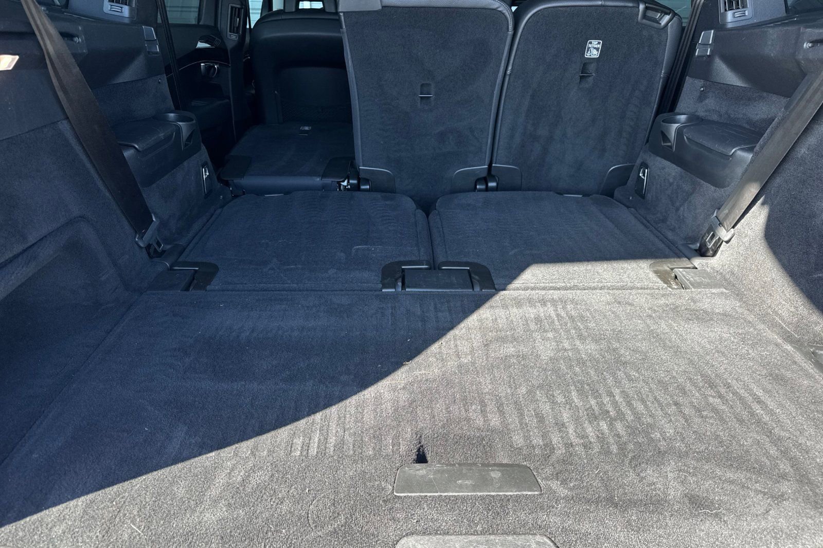 Used 2017 Volvo XC90 T6 Momentum AWD/4WD image 17