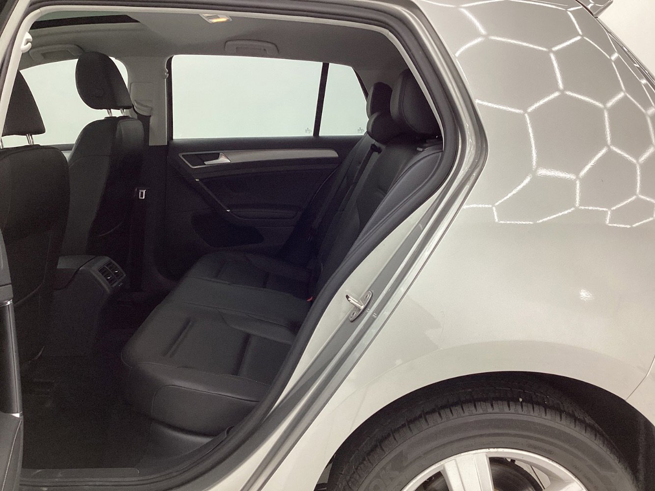 Used 2017 Volkswagen Golf Wolfsburg Edition image 20